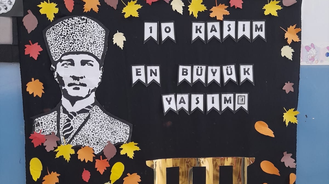 10 Kasım Atatürk'ü Anma Günü Münasebetiyle Okulumuzda Yapılan Törende Ulu Önderimiz Anıldı...